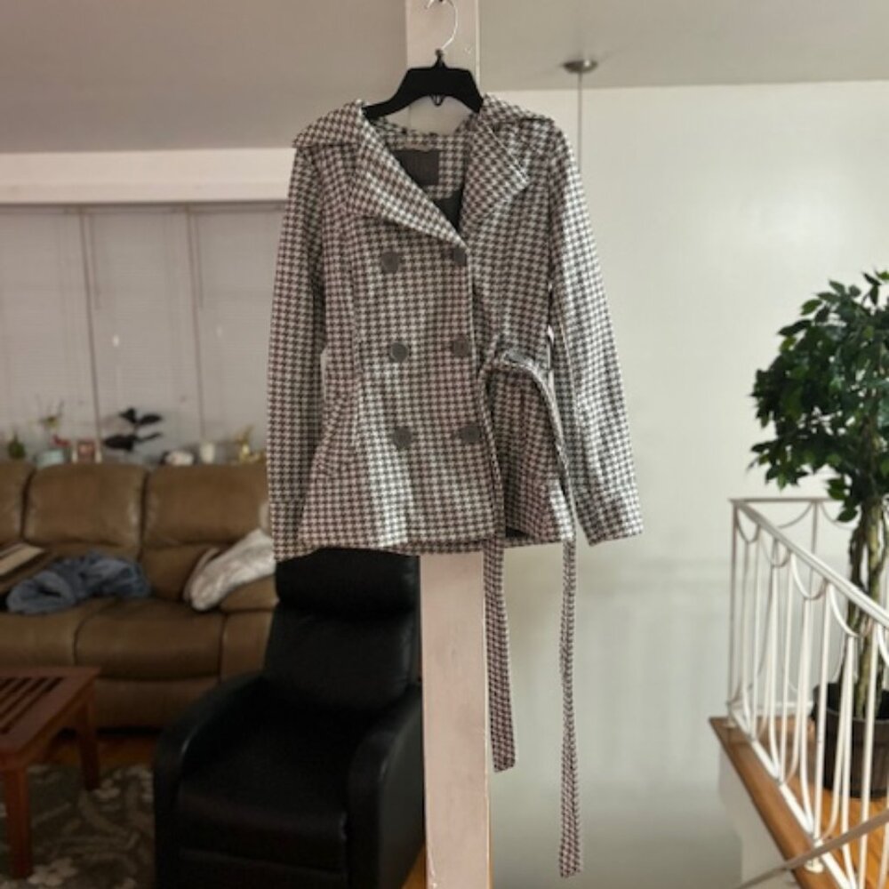 gray and white checkered jacket size xs J2